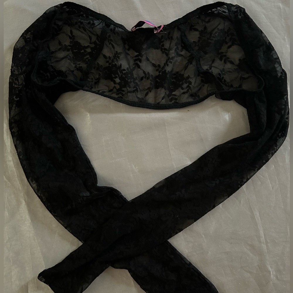 EDIKTED lace cover up